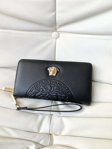 Picture of Versace Wallets _SKUfw156803953fw